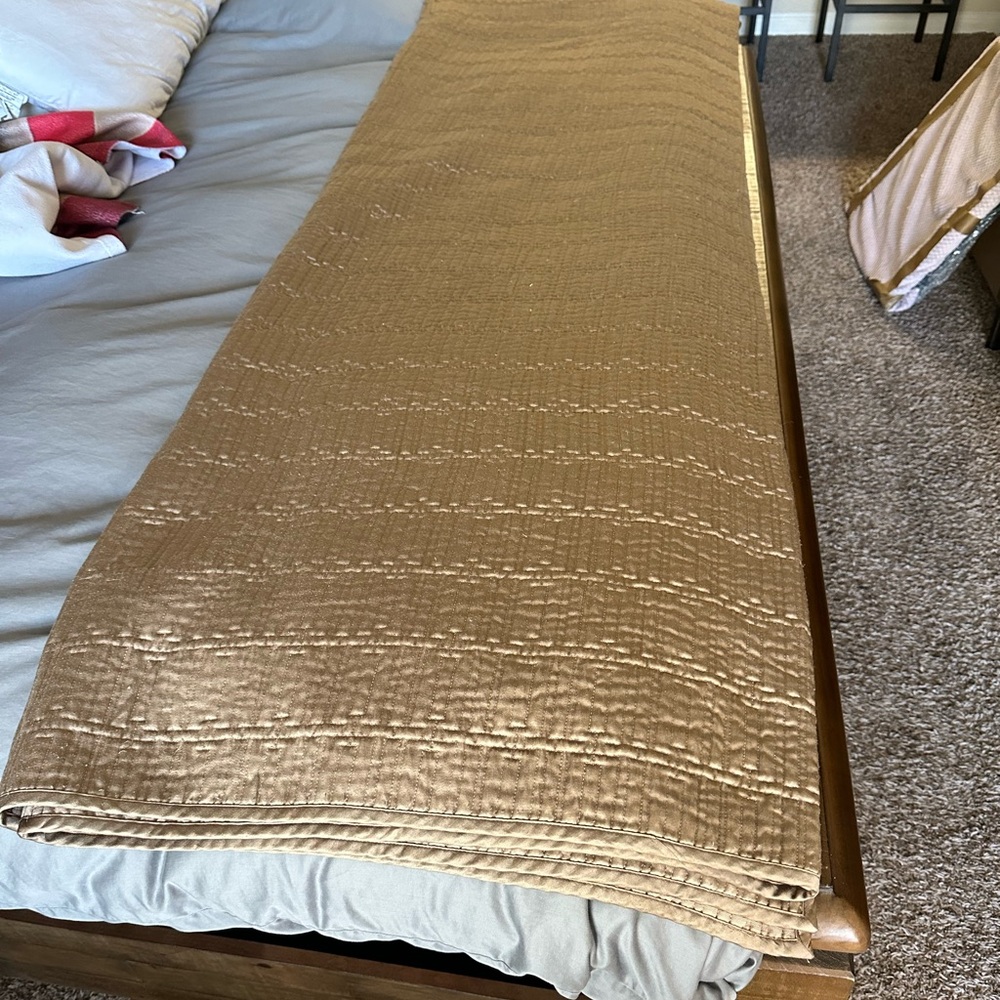 King bed runner